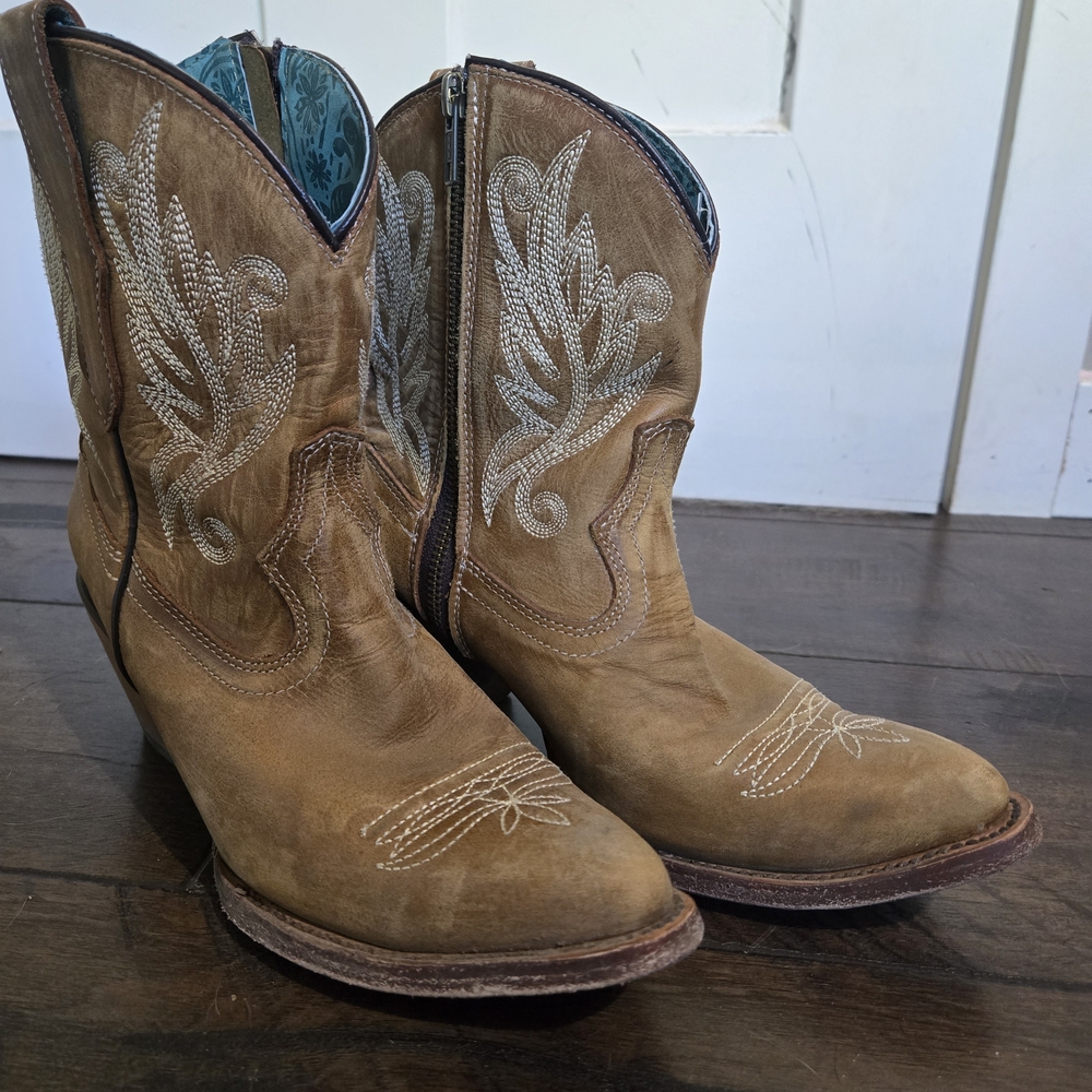 Classic Women's Tan Western Ankle Booties